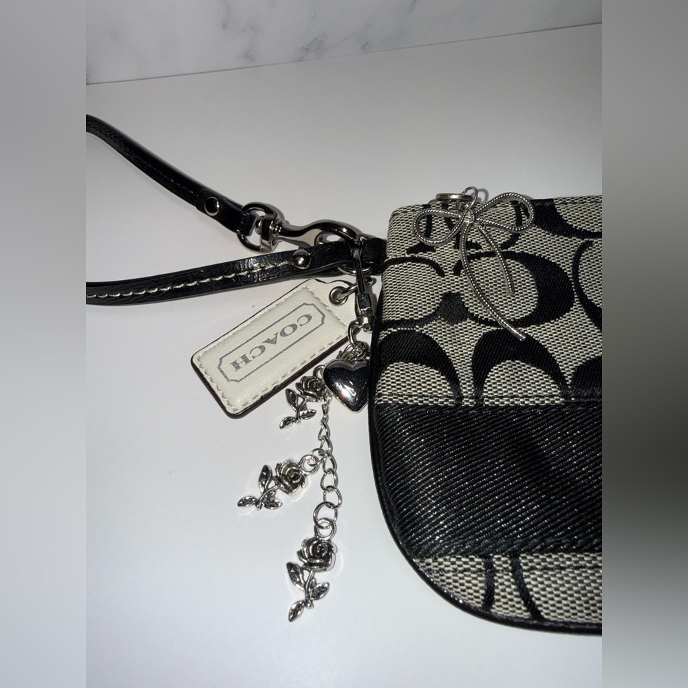 Coach Signature Monogram Wristlet – Customized Rose & Heart 🌹 - Picture 2 of 4